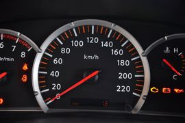 2013款日产帕拉丁2.4L手动两驱标准型