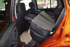 2013款日产帕拉丁2.4L手动两驱标准型