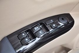 2013款起亚狮跑2.0L
