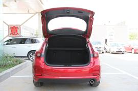 2017款马自达3昂克赛拉两厢