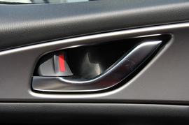 2017款马自达3昂克赛拉两厢