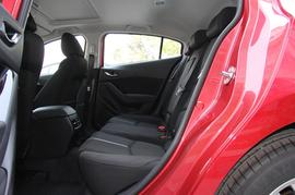 2017款马自达3昂克赛拉两厢