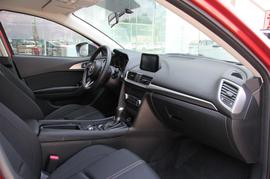 2017款马自达3昂克赛拉两厢