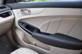 奇瑞艾瑞泽7实拍