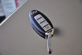 2013款英菲尼迪G25豪华运动版