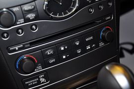 2013款英菲尼迪G25豪华运动版