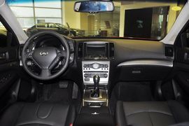 2013款英菲尼迪G25豪华运动版