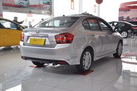 2012款本田锋范1.8L自动舒适版