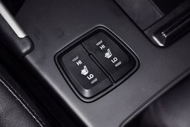 2013款现代索纳塔八2.4DLX尊贵版