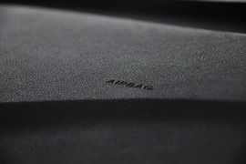 2013款现代索纳塔八2.4DLX尊贵版