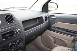JEEP指南者内饰