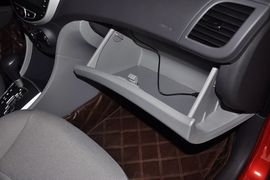 2010款现代瑞纳1.4GT自动时尚型