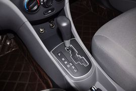 2010款现代瑞纳1.4GT自动时尚型