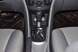 2010款现代瑞纳1.4GT自动时尚型