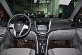 2010款现代瑞纳1.4GT自动时尚型