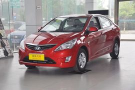 2010款现代瑞纳1.4GT自动时尚型