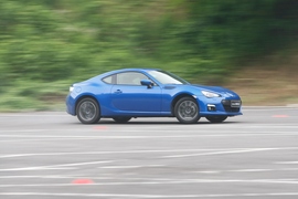 2013款斯巴鲁BRZ试驾