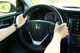 2013款广汽本田凌派1.8L自动旗舰版西双版纳试驾实拍