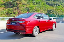 2013款广汽本田凌派1.8L自动旗舰版西双版纳试驾实拍