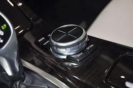 2013款宝马535Li卓乐版