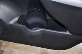 2013款铃木奥拓1.0L手动舒适型