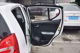 2013款铃木奥拓1.0L手动舒适型