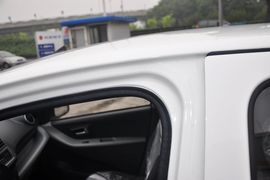 2013款铃木奥拓1.0L手动舒适型