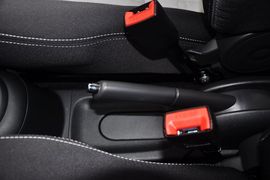 2013款铃木奥拓1.0L手动舒适型