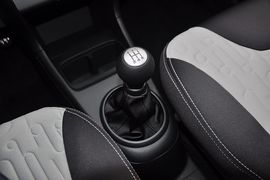 2013款铃木奥拓1.0L手动舒适型