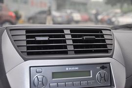 2013款铃木奥拓1.0L手动舒适型