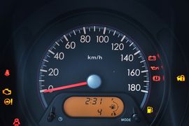 2013款铃木奥拓1.0L手动舒适型