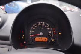 2013款铃木奥拓1.0L手动舒适型