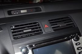 2013款铃木雨燕1.3L手动超值版
