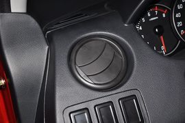 2013款铃木雨燕1.3L手动超值版