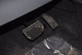 2013款铃木雨燕1.5L自动运动型