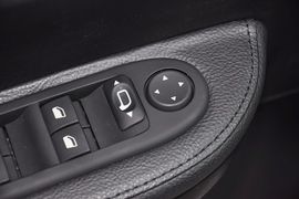 2013款标致307两厢1.6L自动舒适版