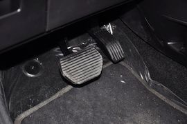 2013款标致307两厢1.6L自动舒适版