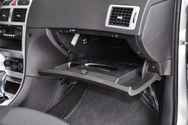 2013款标致307两厢1.6L自动舒适版