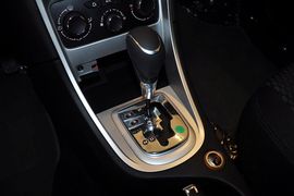 2013款标致307两厢1.6L自动舒适版