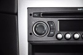 2013款标致307两厢1.6L自动舒适版