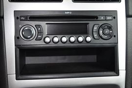 2013款标致307两厢1.6L自动舒适版