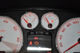 2013款标致307两厢1.6L自动舒适版