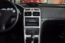 2013款标致307两厢1.6L自动舒适版