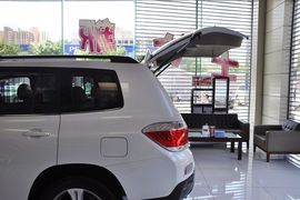 2012款丰田汉兰达2.7L两驱7座豪华版