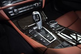 2013款宝马528i