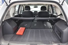 2013款Jeep指南者2.0L两驱运动版