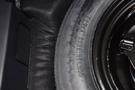 2013款Jeep指南者2.0L两驱运动版