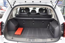 2013款Jeep指南者2.0L两驱运动版