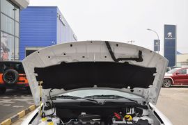 2013款Jeep指南者2.0L两驱运动版