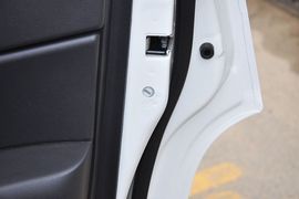 2013款Jeep指南者2.0L两驱运动版